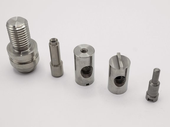 Drehteile von Brüstle Mechanik